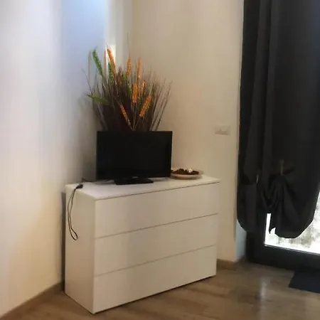 Monolocale Arredato Con Una Camera Apartment *