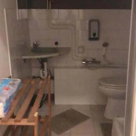 Apartamento Monolocale Arredato Con Una Camera *