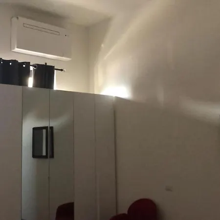 Apartamento Monolocale Arredato Con Una Camera *